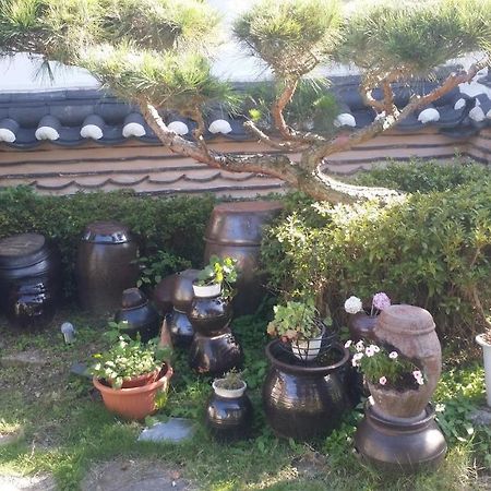 Yeonwoodang Guesthouse Jeonju Dış mekan fotoğraf